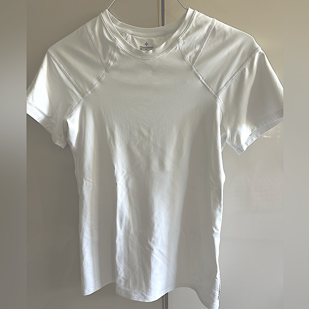Tommie Copper women’s shoulder support shirt